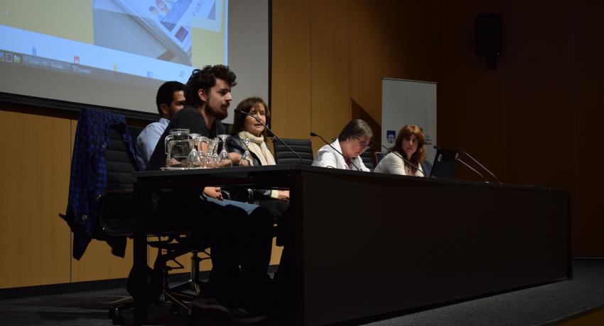 Estudiante Camilo Salvetti, egresado Sebastián Bustamante, docente Martha Sabelli, decana Gladys Ceretta, directora del II Paulina Szafran y director del IC Daniel Ottado.